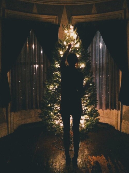 Claire1920's tweet photo. This has become a simply beautiful Christmas and i can't seem to stop myself from wanting to hold on to every moment https://t.co/yQ3MGrJm04