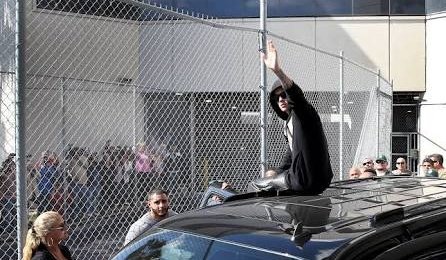 minwonrauhls's tweet photo. you the real MVP if you stayed by Justin's side after everything he has gone through, you deserve a fucking grammy. https://t.co/3emL65c5Dq