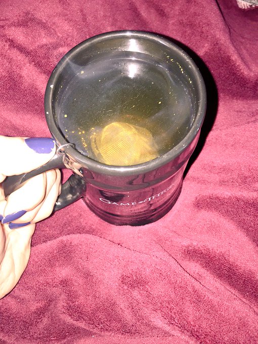 Don't liquor, don't drug, go 2bed early &amp; wake up earlier, now I make tea... Did I age 50years in the<a href="/tag/piercing"class="tags"><span>#piercing</span></a><a href="/tag/tattoos"class="tags"><span>#tattoos</span></a><a href="/tag/recovery"class="tags"><span>#recovery</span></a><a href="/tag/writing"class="tags"><span>#writing</span></a><a href="/tag/selfcare"class="tags"><span>#selfcare</span></a>