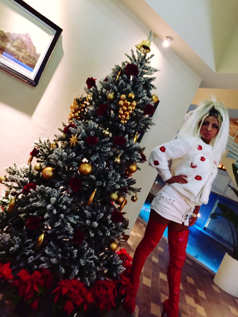 世界のつぁん7 クリスマスコーデ サンタコーデ クリスマスファッション サンタファッション 笑 全身赤と白でまとめたの サンタっぽーい Ww クリスマスイヴ クリスマスイブ サンタ 赤 白 12月 T Co Dqfurkfve3