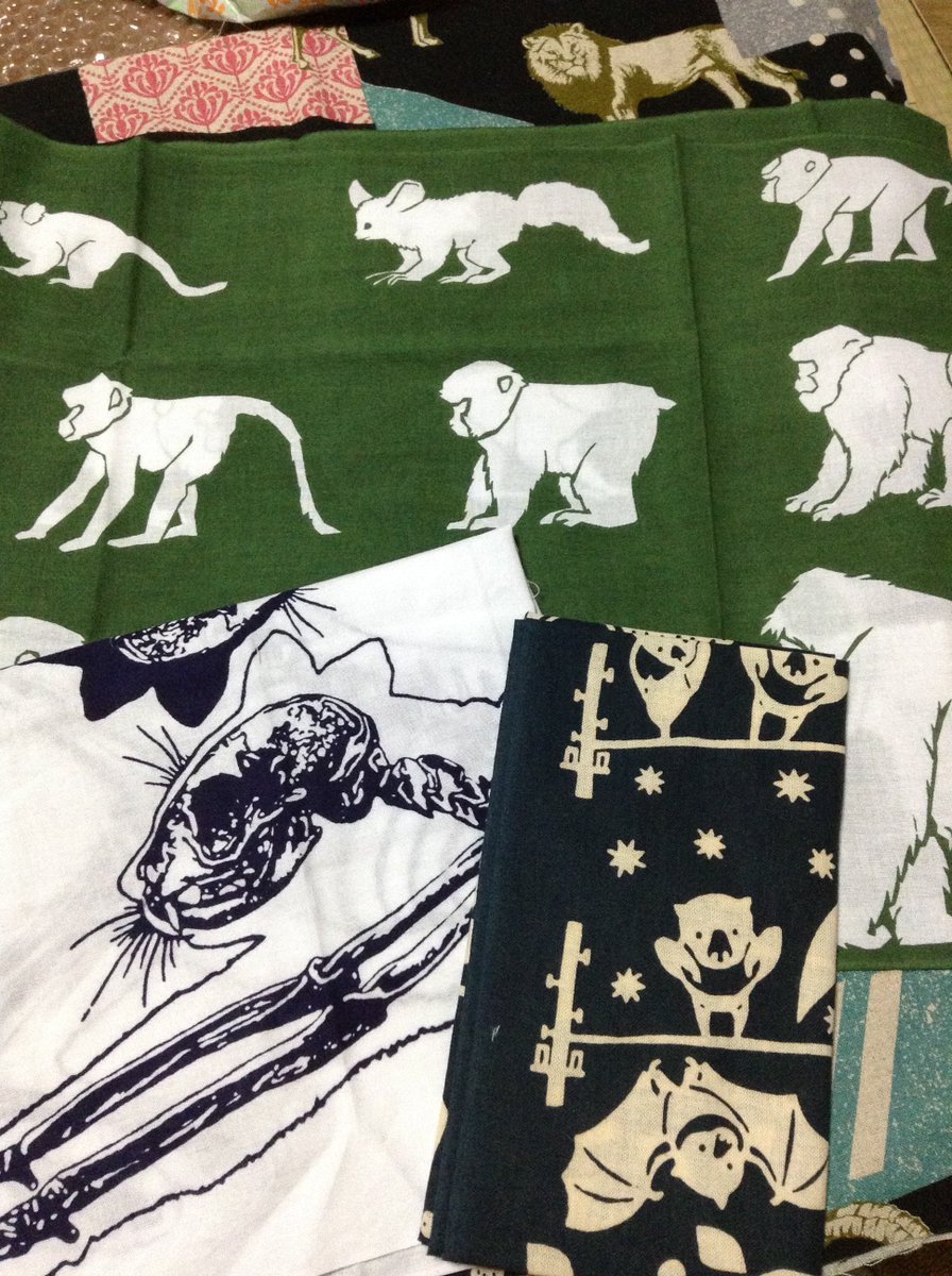 木登りヤギ オレオ以外に何を揚げたの 手ぬぐいシリーズ 美術解剖学に明るい画家 小田隆さん Studiocorvo のネコの骨格手ぬぐい さんぴん工房https T Co Xls0okoyn9 のかわいいコウモリ手ぬぐい そしてサルは いきもにあ戦利品 T Co