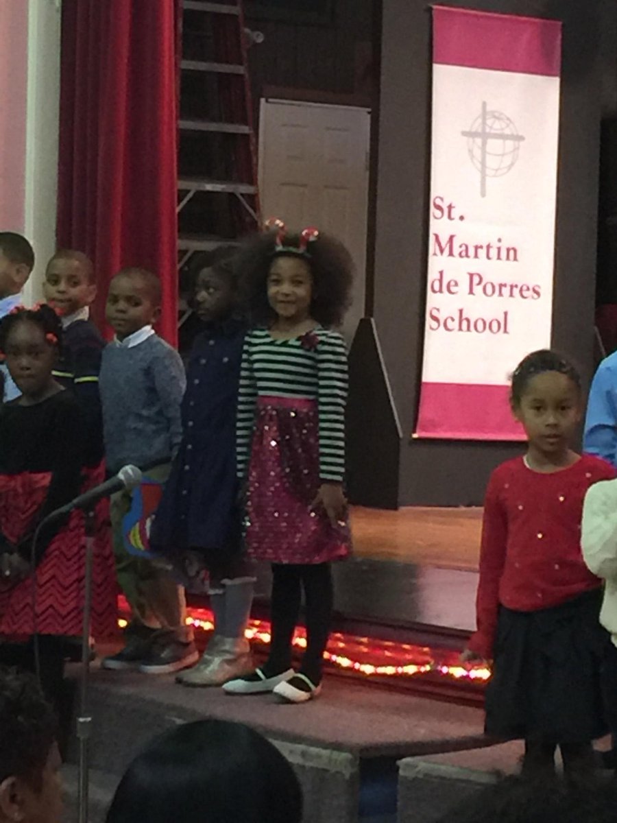 angluvsj's tweet photo. My grand daughter Jasmine with candycanes on her head at her schools Christmas program #Fox29Weekend https://t.co/aNdgd9LA1y