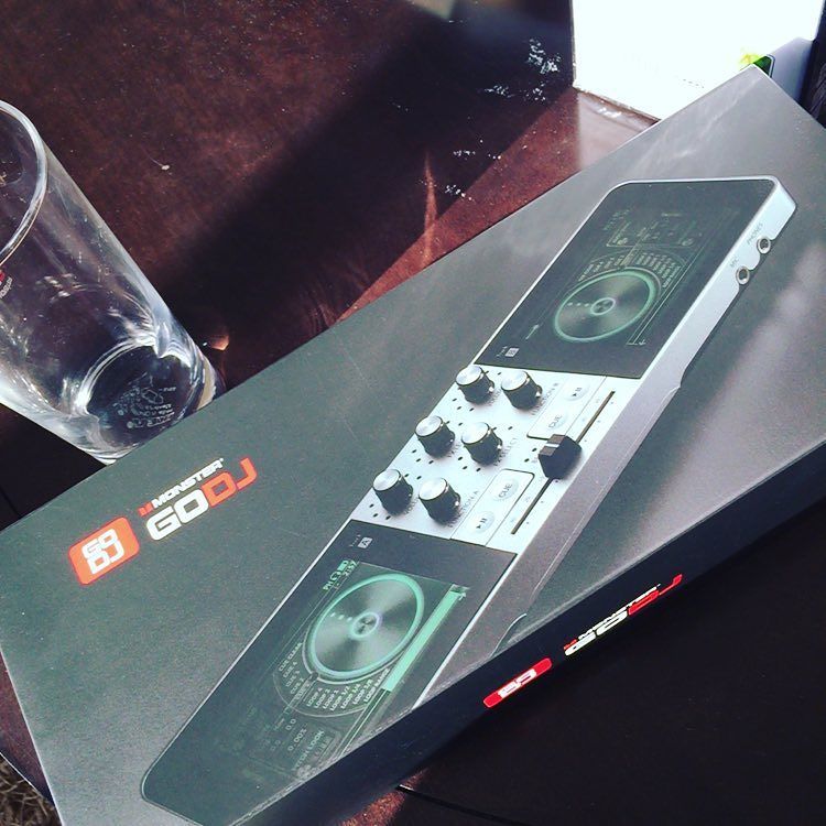 Sackaveli's tweet photo. Wifey knows me TOO well! Mobile DJing services starting Jan 1!! #PocketDJ #GottaBrushTheRustOff #idobatmitzvahs itv… https://t.co/vrgMMdE0El