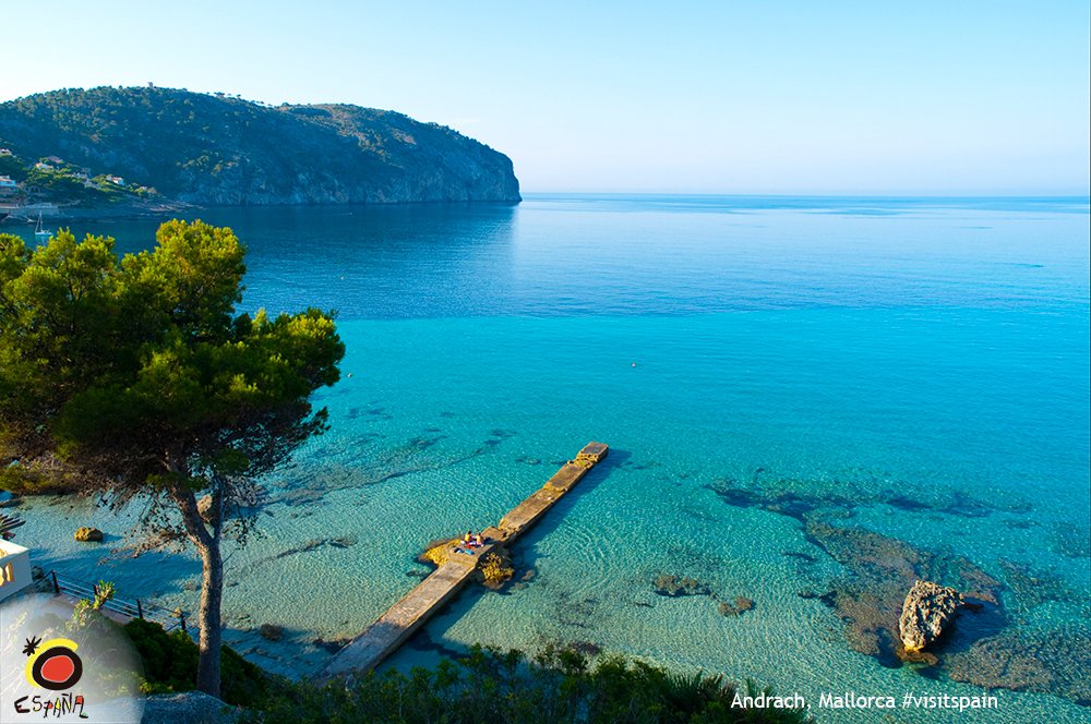 Waters of different shades of blue, quiet and relax. Andrach in #Mallorca could be paradise #visitspain