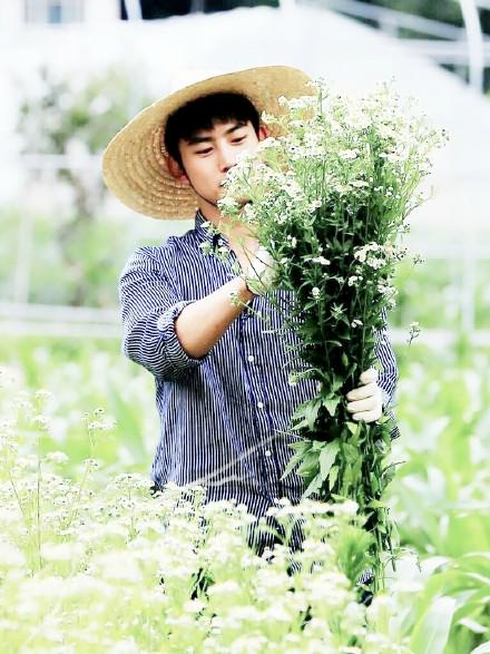 Happy birthday to the sweetest and smart yet bingu, Ok Taecyeon- , hope you\ll always be happy! 