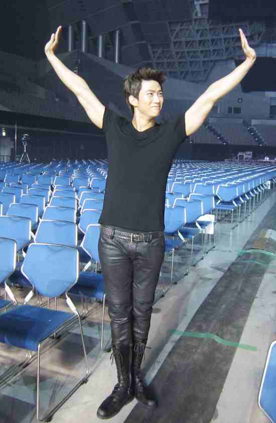 Happy birthday to the brightest star in the world, ok taecyeon!    