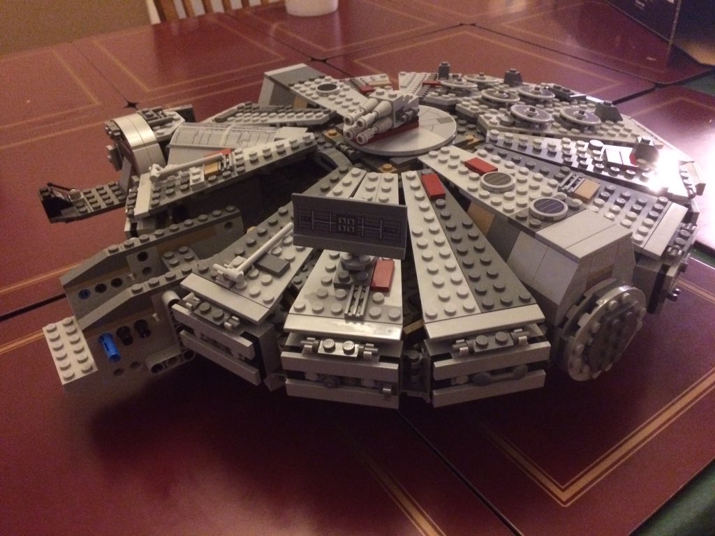 BrettJackson_9's tweet image. Bag 8 done! One more to go! #projectfalcon #lego #starwars