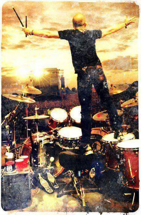 HAPPY BIRTHDAY LARS ULRICH  ONE OF THE BEST FOREVER !!!  