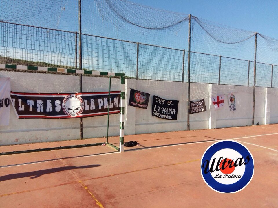 FrenteTiesoLPCF's tweet photo. Jornada de convivencia en nuestro "I TORNEO ULTRAS LA PALMA". https://t.co/OQJNhjXqwY