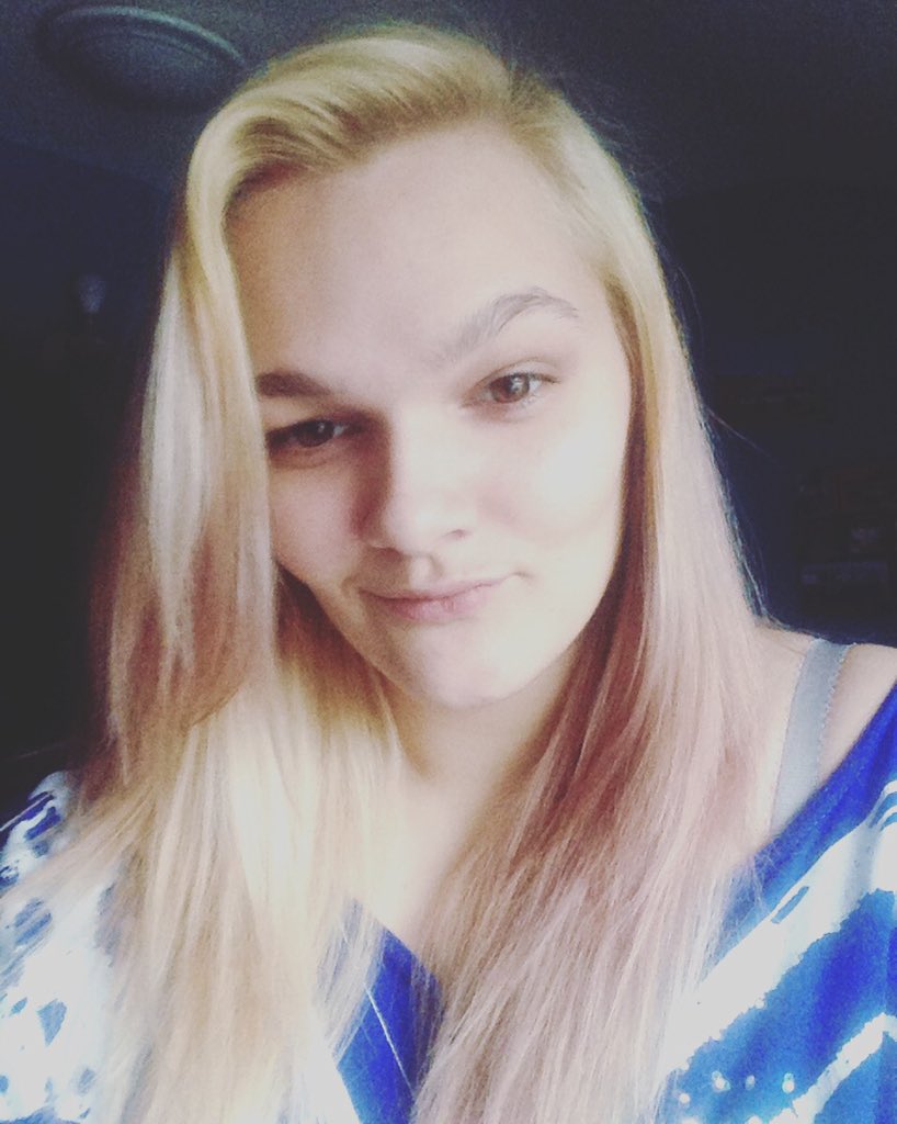 It's amazing how making your hair straighter makes you a bit more confident lol #newhairstrightners #loveit #selfie