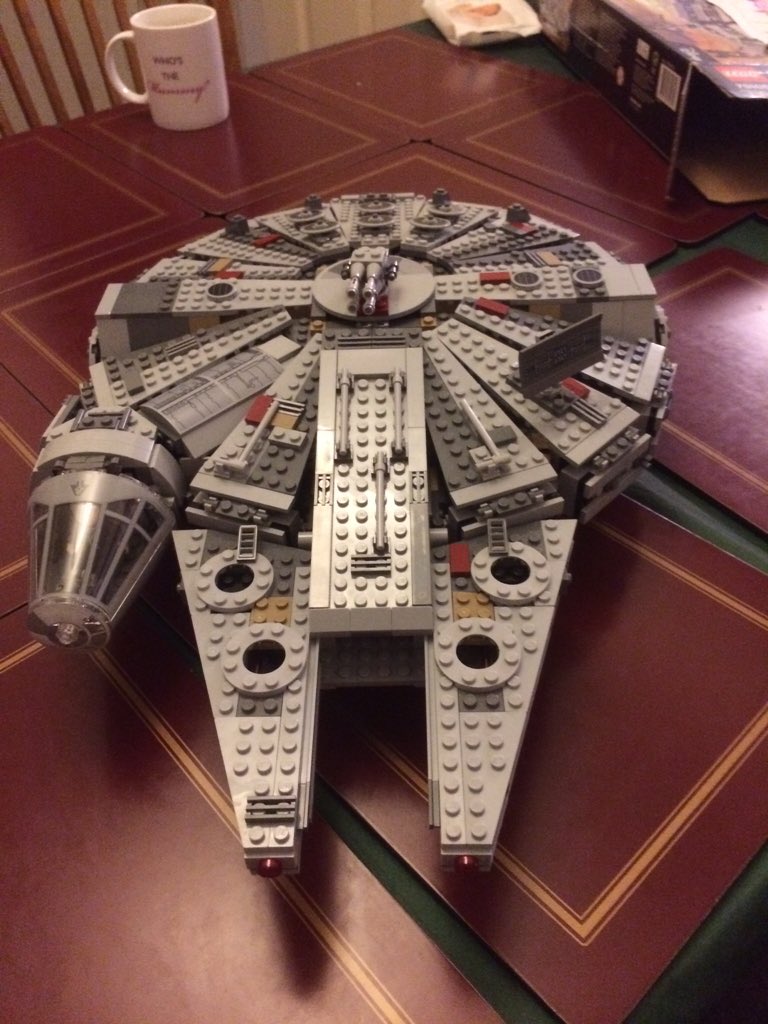 BrettJackson_9's tweet image. All done! #projectfalcon #lego #starwars