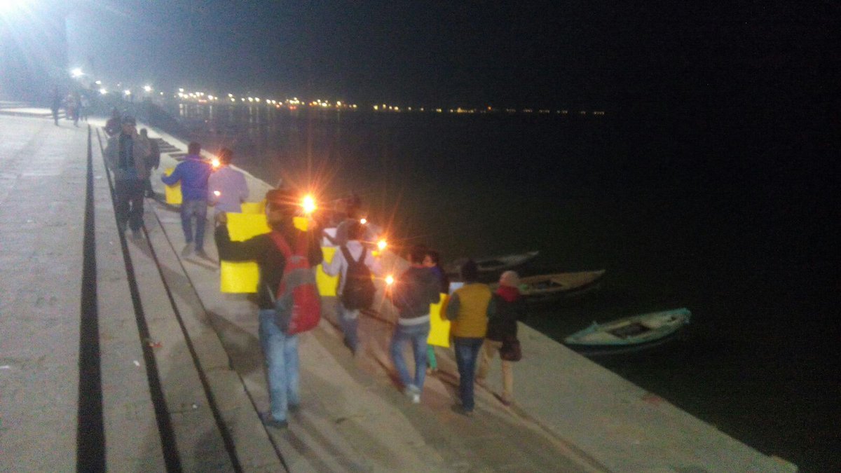 temsutulaimsong's tweet image. Today ..the kids of #Missionparijat walked from #Assighat to #Dashashwamedh Ghat to invite ppl for #Shramdaan 2moro