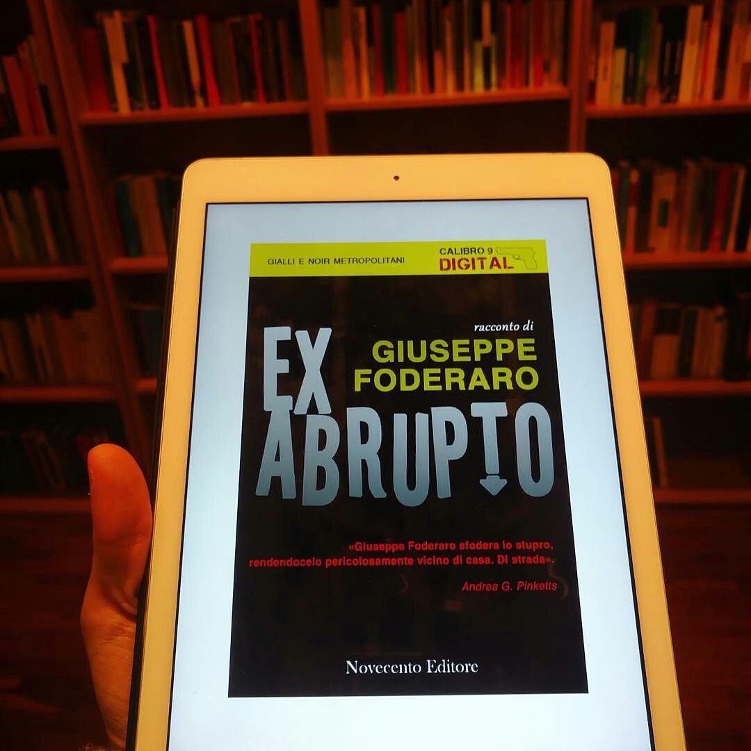 GiuliaCiarapix's tweet photo. Grandi regali da grandi autori, nonché grandi amici! Grazie #GiuseppeFoderaro #ExAbrupto #NovecentoEditore #books https://t.co/jRKU9d9v0t