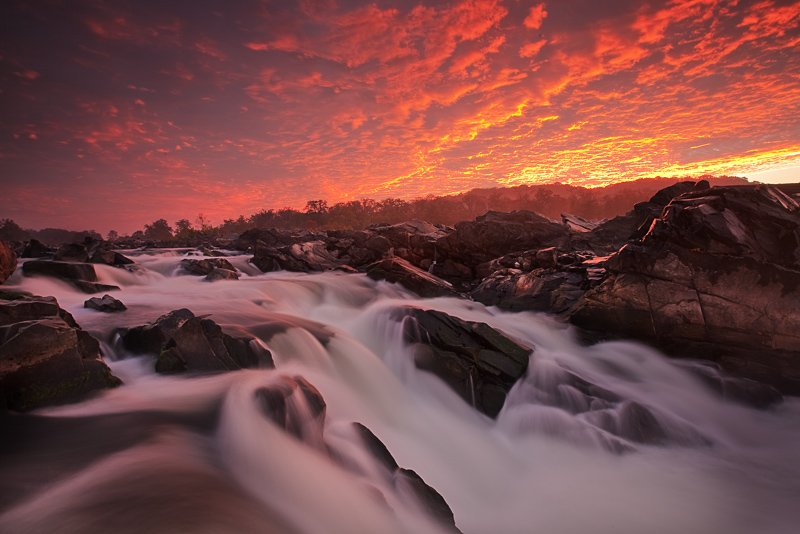 wxwows's tweet photo. Roaring rapids under an amazing sunset https://t.co/Mmxrz8GHz9