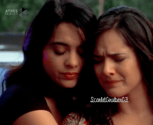 ScarletGruberCF's tweet photo. Andrea @ScarletGruber y Sofia @analorenasm en la #FinalTDR https://t.co/8y4Q2R00r1