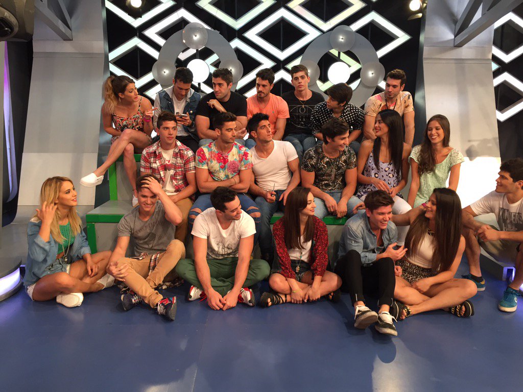 combatearg's tweet photo. El 4 de enero arranca la SEXTA generación! Ansiosos? https://t.co/sJNKgMmqmV
