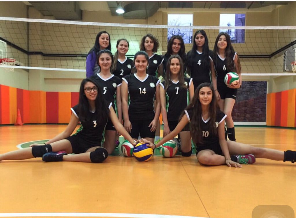 Okulumuzun kız voleybol takımı 💪🏻💪🏻 #voleybolteam #kurtkoydoga