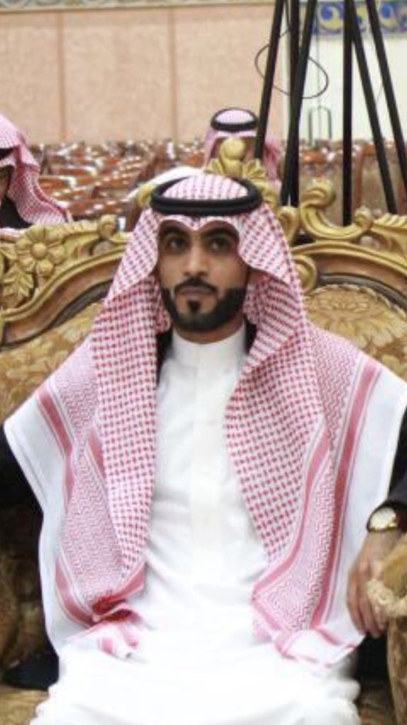 نايف المعيلي سطر اروع صوّر الانسانية عندما تبرع بكليته لانسانه مريضة لا يربطه بها سوى الدين والوطن
شكراً يا نايف