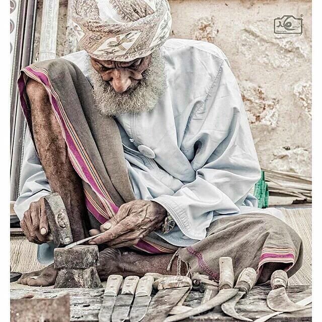 BaluchiNoor's tweet photo. لنكدح مثلهم من أجل بناء عمان...لهم منا الإحترام والتقدير 🌹
#تصبحون_على_خير https://t.co/CswwaWHPrE