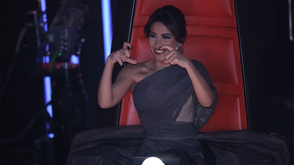 mbcthevoice's tweet photo. @sherineawahab تطل على مسرح #MBCTheVoice وأغنية - ما تفوتنيش أنا وحدي
#فريق_شيرين 
#MBCTheVoice https://t.co/zrjat4GIVs