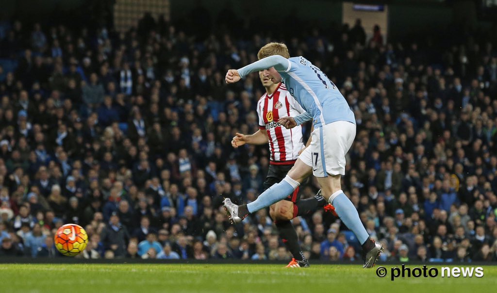 KevinDeBruyne's tweet photo. Merry Christmas everyone ;) https://t.co/zGfXUHs3Yy