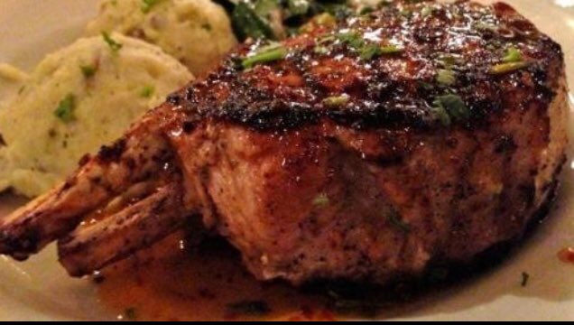 bludogspfld's tweet photo. #porkchop#gonnaneedadogfybag https://t.co/cTG9G8PHby