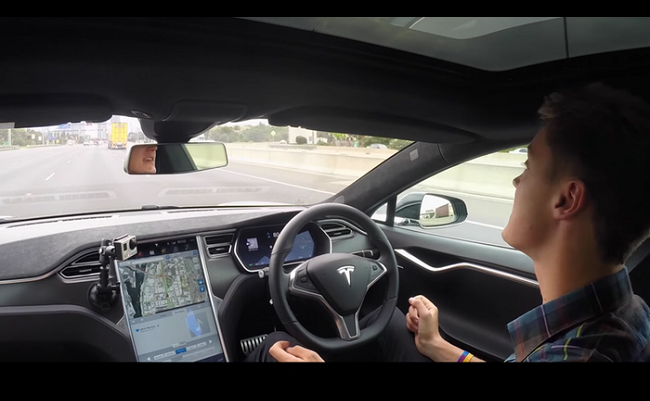 Lujiferondo's tweet photo. #Tesla #AutopilotSystem – Hands-off with Tesla’s Autopilot system – In the… https://t.co/hhAyEpI2sa #OtherTech https://t.co/YC3lxcObkE