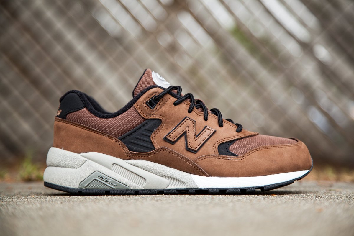 Bait New Balance Men S 580 Elite Edition Revlite In Brown Is Available In Sizes 8 12 For 1 At T Co Oybfaxkiug T Co Yfoojieg5p Bait New Balance Men S 580 Elite Edition Revlite In Brown Is Available In Sizes 8 12 For 1 At T Co Oybfaxkiug T Co Yfoojieg5p