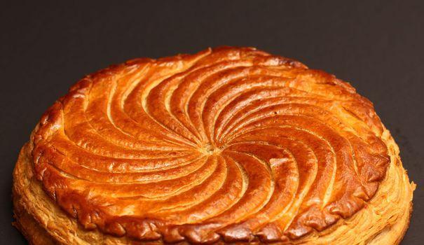 LEXPRESS_dix's tweet photo. EN IMAGES. Galette des rois 2016: notre sélection pour l'Epiphanie https://t.co/sIaXfxzdyg https://t.co/sAr3JWaNUk