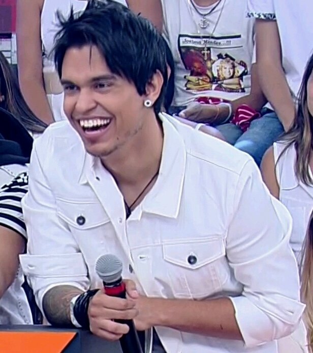 portalstockler's tweet photo. Algumas fotos do Gustavo no programa @Legendarios nesta madrugada do dia 26 pra 27/12! 💙 #GustaNoLegendarios https://t.co/F5GNDdJLGr