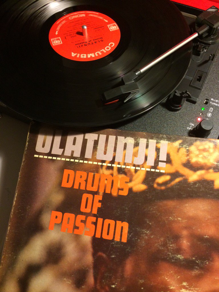 a2zDorinda's tweet photo. Just in love #polaroidturntable #afticanmusic @ColumbiaRecords @IOanalog #drumsofpassion https://t.co/TlnOx2dmed