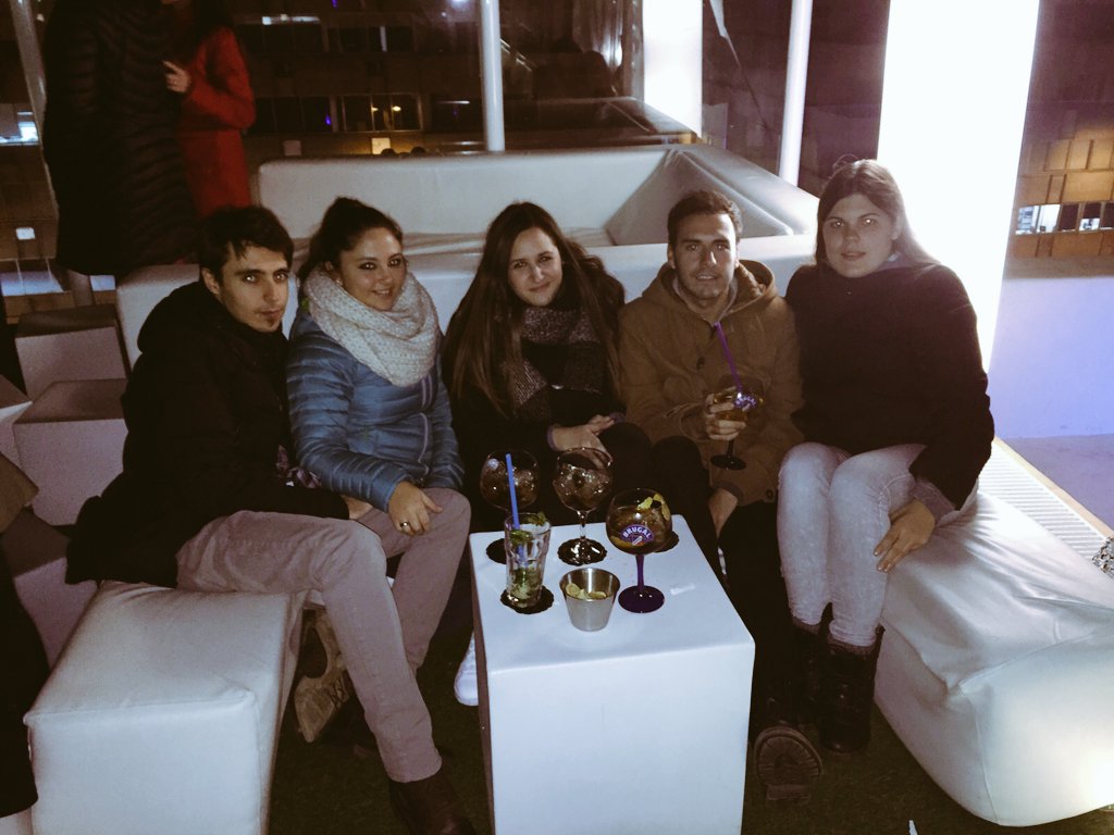 nov_21's tweet photo. Que hace frío?pues vamos al gymage... #LoPrometidoEsDeuda #EnPaz #Friends #UltimaDel2015? https://t.co/pMEwJGPNTk