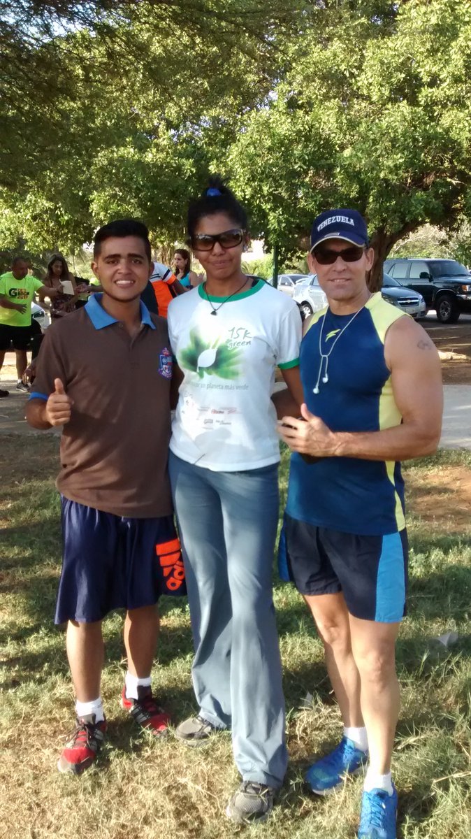 SalZiga1's tweet photo. Excelente compartir de fin de año *-* #CorrecaminosRunnerdelZulia https://t.co/4Jpp5zJRyl