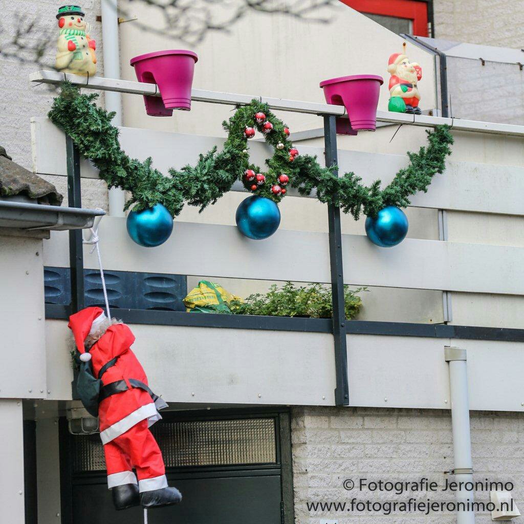 FotografieJeron's tweet photo. "Ladies and gentlemen, Santa Claus has left the building " :-)! #byebyesanta #elvisquote #elvispresley #santa #xmas https://t.co/dmsV30aJWp