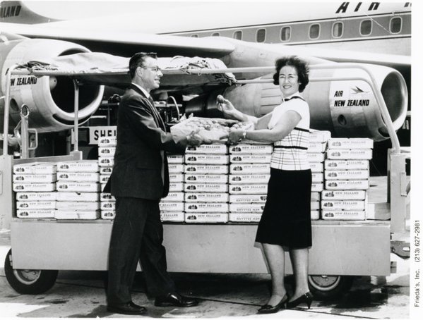 Fascinating! How one woman changed #supermarket produce sections forever: bit.ly/1JxeXhG via <a href="/CivilEats/">Civil Eats</a>