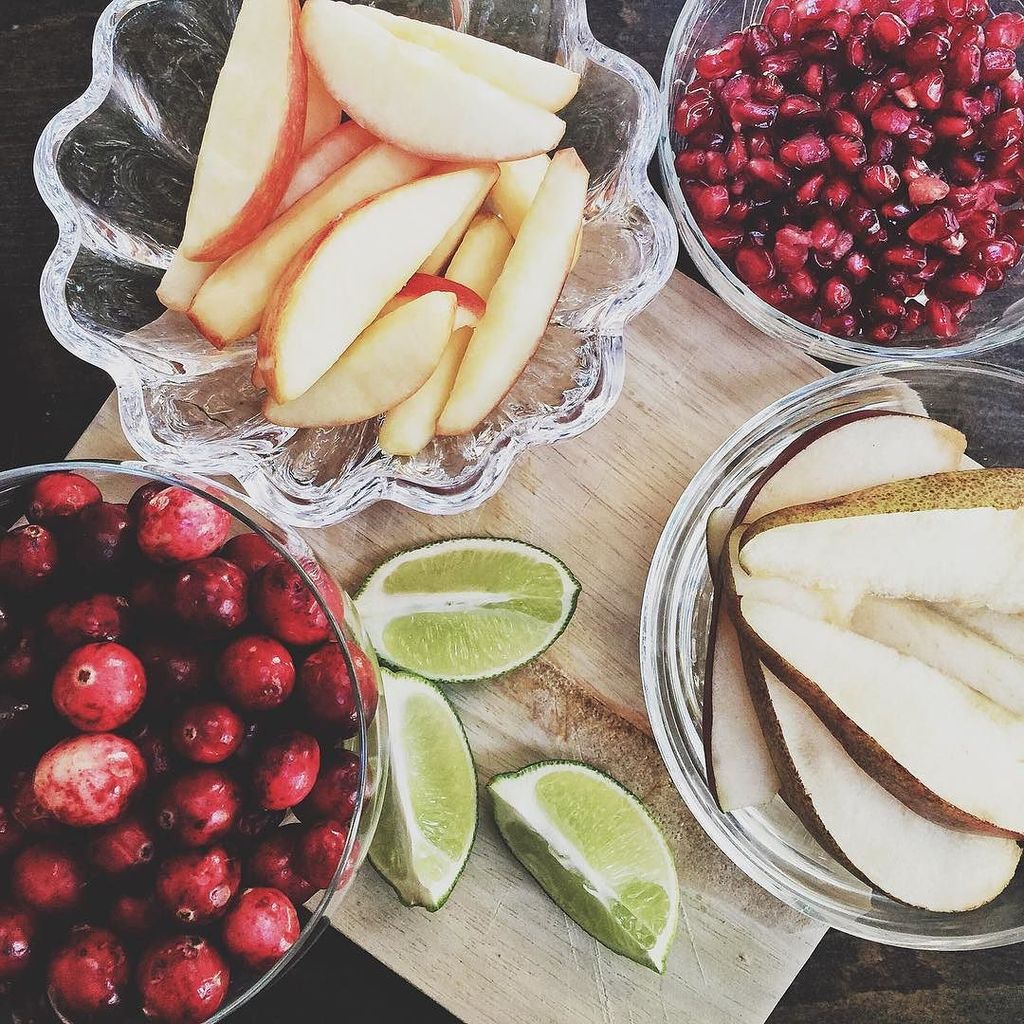 kaylynnchelss's tweet image. Party in our mouths @tristantales_ 👻👫🍹#snapstory #sofruity #yum ift.tt/1JBdIOi