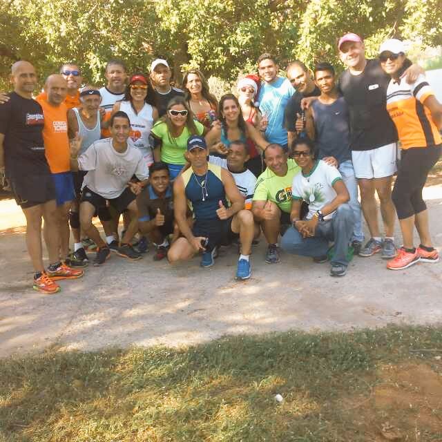 SalZiga1's tweet photo. Excelente compartir de fin de año *-* #CorrecaminosRunnerdelZulia https://t.co/4Jpp5zJRyl