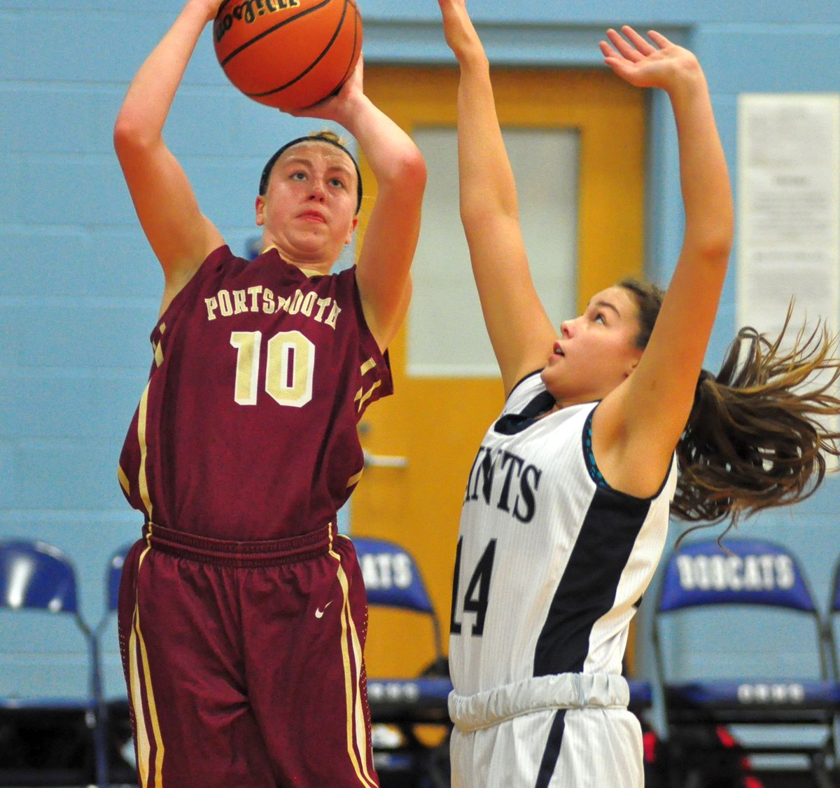 mwhaley25's tweet photo. Portsmouth girls waltz past St. Thomas in Bobcat Invitational opener. @FostersSports @seacoastonline https://t.co/mB8lzE2XeR