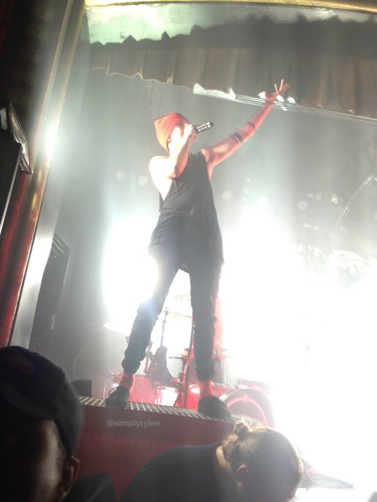 2017_Goals_'s tweet photo. See Twenty One Pilots https://t.co/UziJTfizWC
