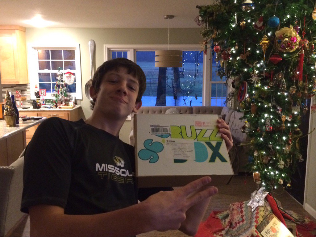 jksjmo's tweet photo. Best Christmas gift ever #buzzbox #buzzboxes @churchoflazlo @lazlothebuzz @joplinmiller https://t.co/PaF0MU7cfN