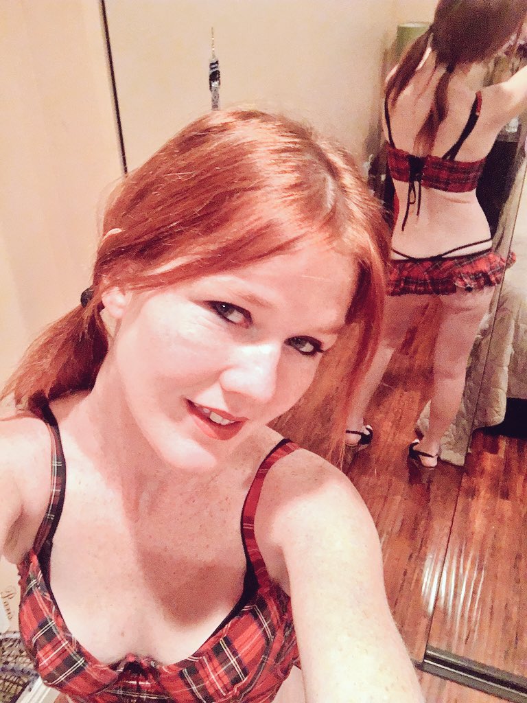 Mackenzie694u's tweet photo. #schoolgirlfantasy https://t.co/tznJTemv4c