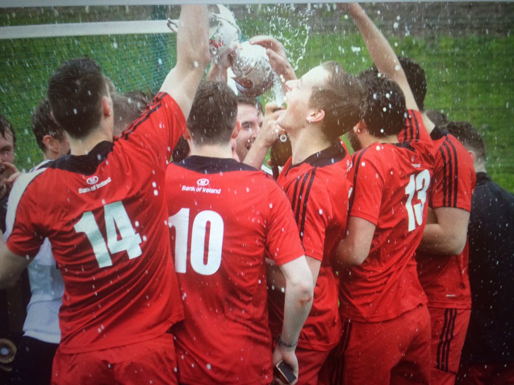 Well done to <a href="/UCCMHC/">UCC Men's Hockey</a> on their first ever Peard Cup victory. More photos coming in the next few days #munsterhockey