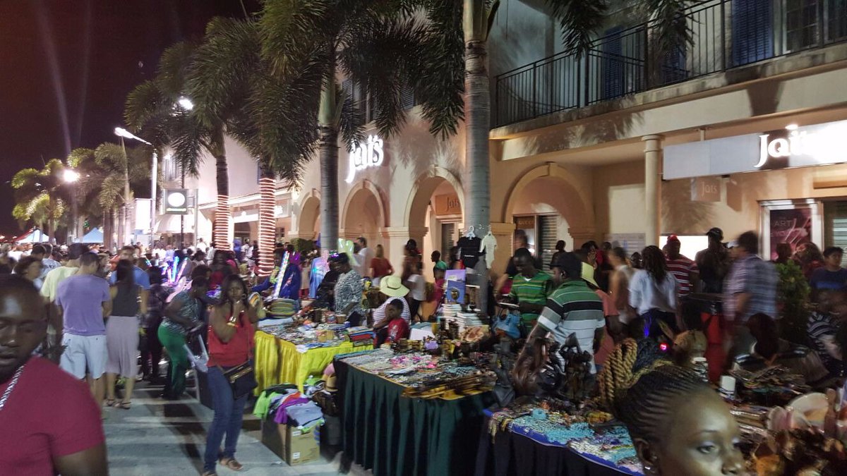 OfficialTCHTA's tweet photo. Happening now...#TCHTA #Maskanoo Grace Bay comes alive https://t.co/ZXSg2JnrrD