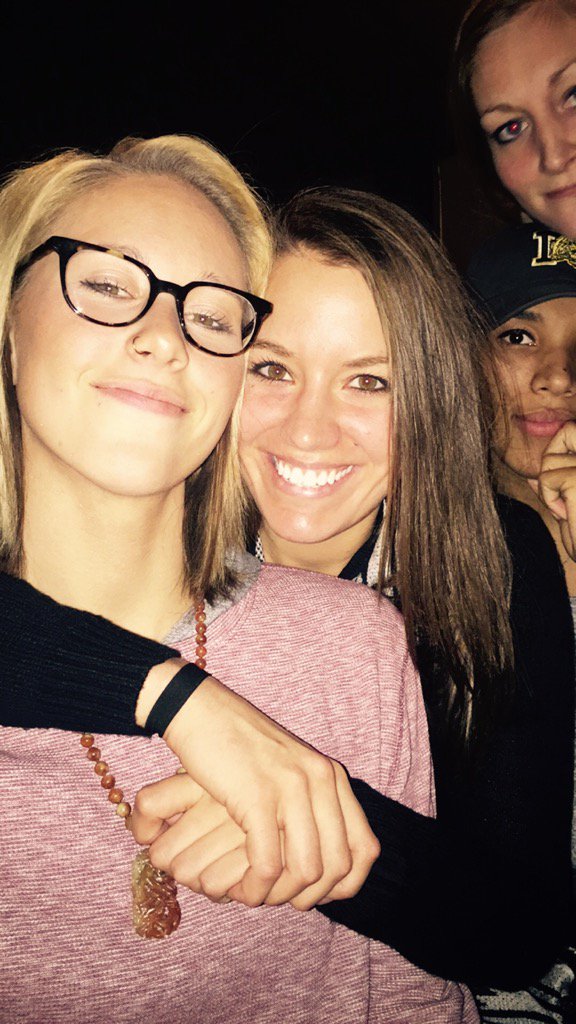 PSpietz5's tweet image. I luh deeeze gurlz #thatonenight