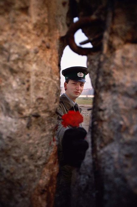 Donald Trump wants to build a wall, remind you of anything? https://t.co/mtZbkY341N