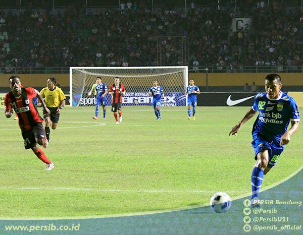 persib's tweet photo. Tantan 'Si Kujang Lembang' #persib #persibsalawasna #FinalISL2014 https://t.co/Mg075qWezG