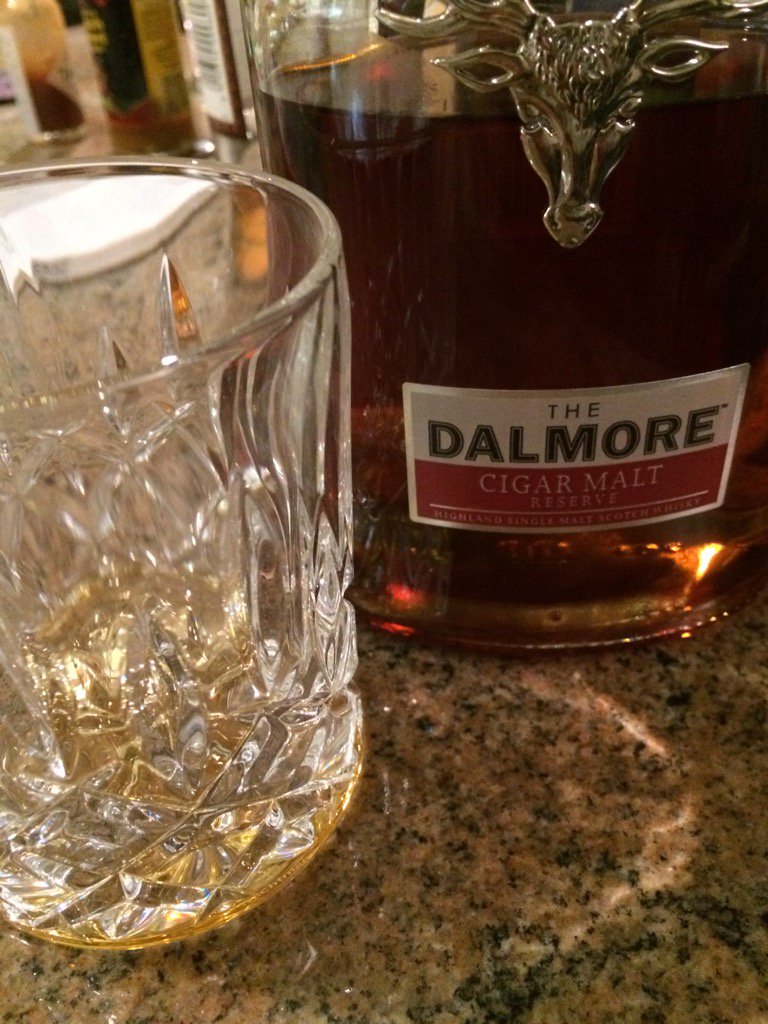 that_brown_guy's tweet photo. #singlemalt #scotch nice and neat..super smooth #noblends https://t.co/DLc2NvabPu
