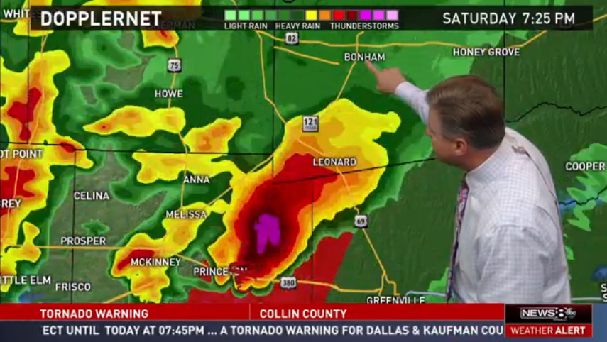 stormchaser4850's tweet photo. Live continuing #TORNADO coverage from #Dallas #TX: (@WFAA)-TV https://t.co/Dil9R2IdeW  #TXwx https://t.co/4W0HiwCTdi