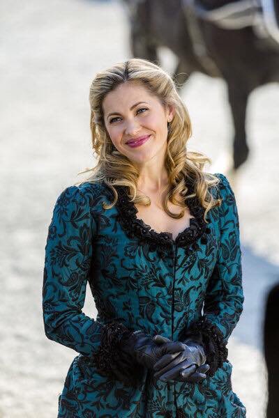 RKiger's tweet photo. Rosemary, always in charge! #Hearties ❤️ https://t.co/zsSyh2uyqH