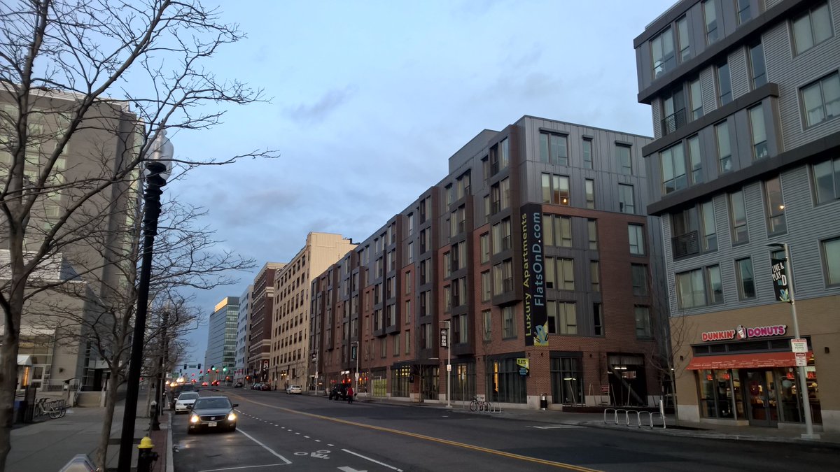 bedly_BOS's tweet photo. Room in Luxury Apt Available for Rent $1280 = 4Bed / 2Bath https://t.co/f6KlJZHscB  #Seaport #Bedlyliving https://t.co/xlj5iKMme5